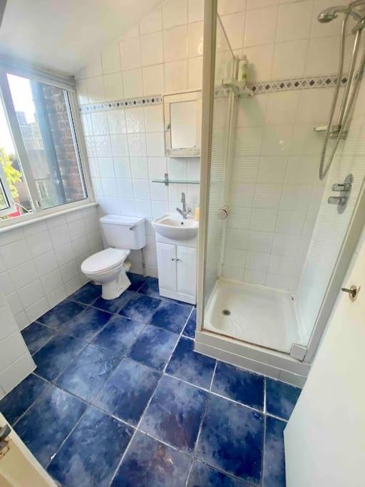 Penthouse Studio With 2 Double Beds & Smart Tv. Great London Location Londres Exterior foto