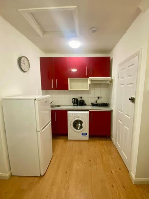 Penthouse Studio With 2 Double Beds & Smart Tv. Great London Location Londres Exterior foto